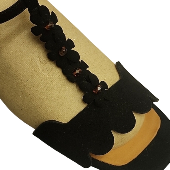 CHIE MIHARA Scalloped Leather T-strap Sandals 38 8 Beaded Floral Spain LUXURY - Picture 14 of 17